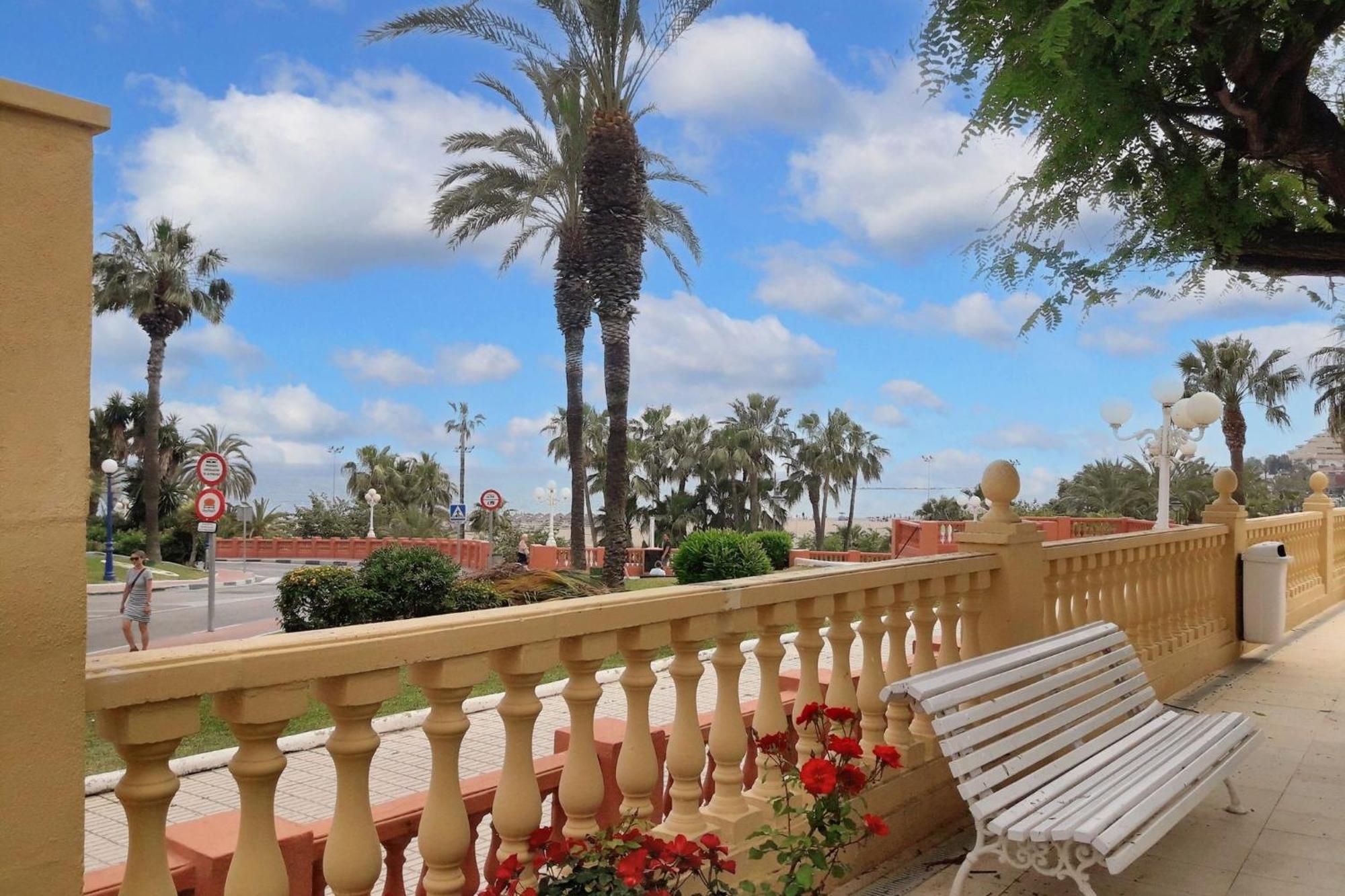 With Sea & Mountain Views In - 60 Sqm + Pool Apartamento Benalmádena